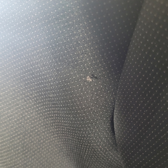 Under Armor Black Foam-Like Fabric High Collar Loose Fit Pullover Top Popover - Picture 7 of 7